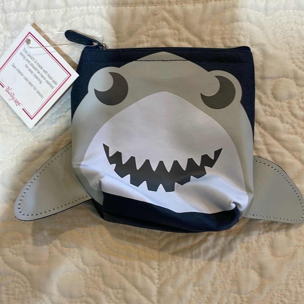 Thirty-one Cool Zip Snacker- Shark